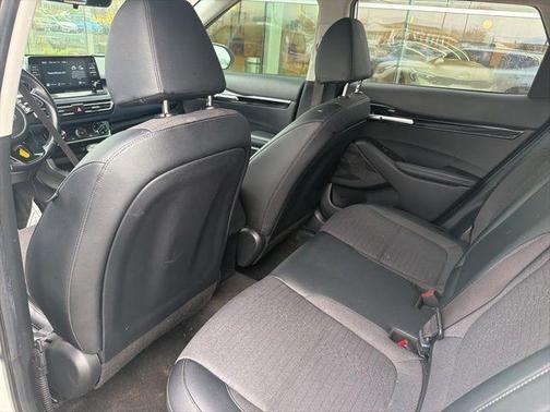 Snow White Pearl 2021 Kia Seltos S