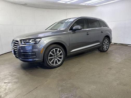 Samurai Gray Metallic 2019 Audi Q7 55 Premium Plus
