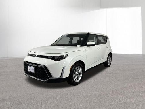 Snow White Pearl 2025 Kia Soul LX