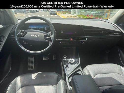 Snow White Pearl 2023 Kia Niro EV Wave