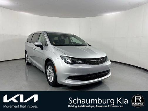 Silver Mist Clearcoat 2023 Chrysler Voyager LX