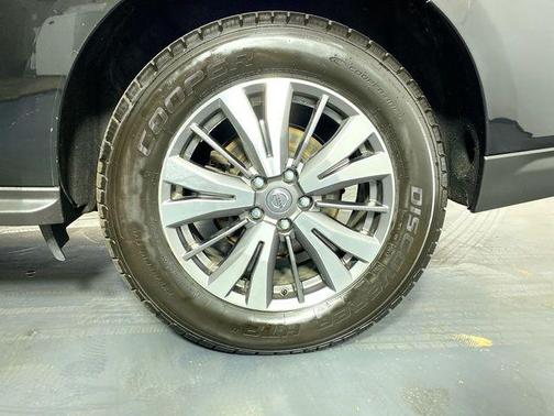 2020 Nissan Pathfinder SL