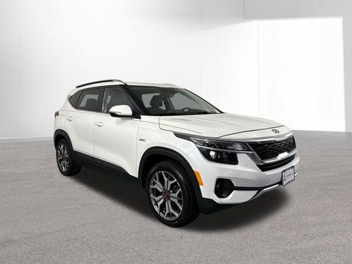 Snow White Pearl 2021 Kia Seltos S