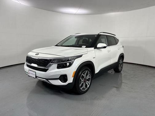 Snow White Pearl 2021 Kia Seltos S