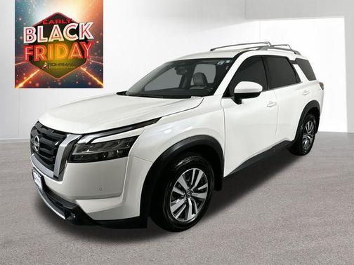 2022 Nissan Pathfinder SL