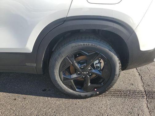 Snow White Pearl 2026 Kia Seltos EX