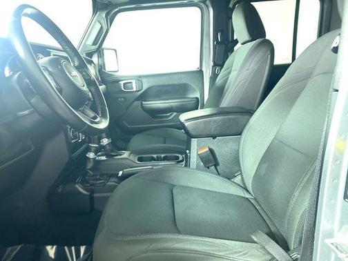 2021 Jeep Gladiator Sport