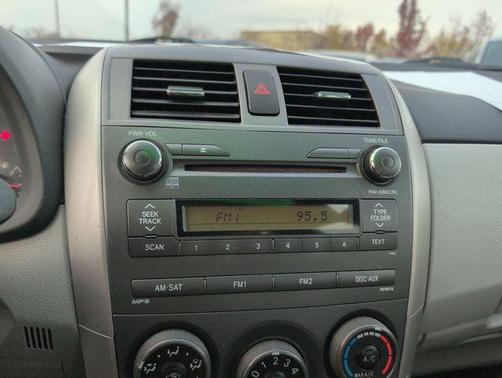 2011 Toyota Corolla LE