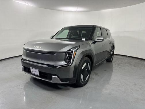 Pebble Gray 2024 Kia EV9 Light Long Range