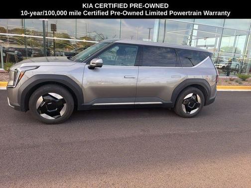 Pebble Gray 2024 Kia EV9 Light Long Range