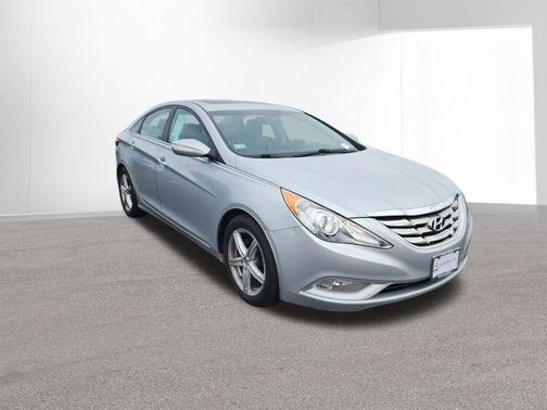 2011 Hyundai SONATA Limited