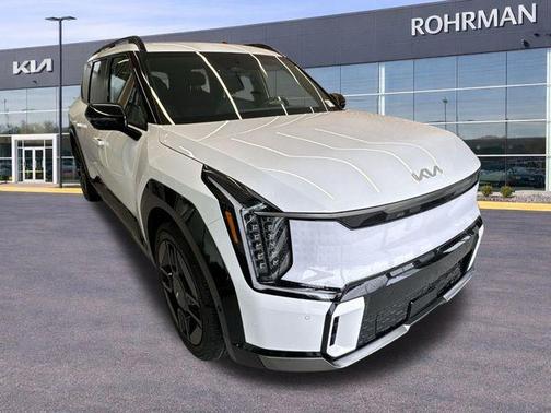 Glacial White Pearl 2026 Kia EV9 GT-Line