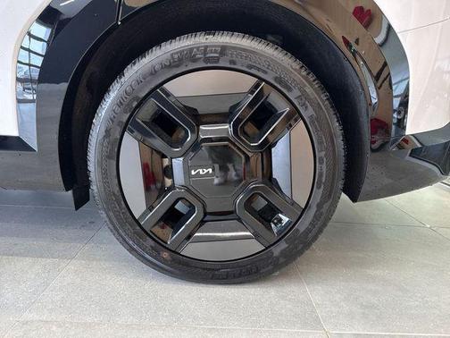 Glacial White Pearl 2026 Kia EV9 GT-Line