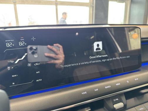 Glacial White Pearl 2026 Kia EV9 GT-Line