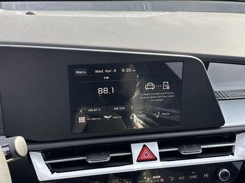 Snow White Pearl 2026 Kia Niro LX