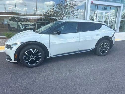 Champagne 2023 Kia EV6 Wind