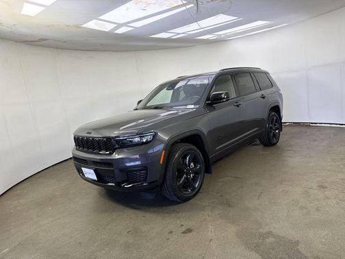 Metallic 2022 Jeep Grand Cherokee L Laredo