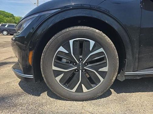 Aurora Black Pearl 2023 Kia EV6 Wind