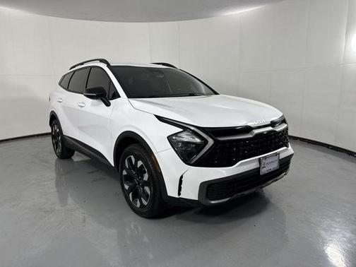 Glacial White Pearl 2023 Kia Sportage X-Line