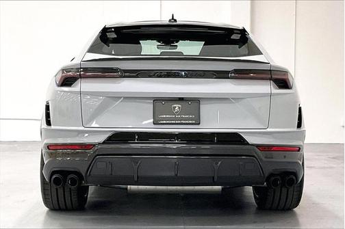 2024 Lamborghini Urus Performante