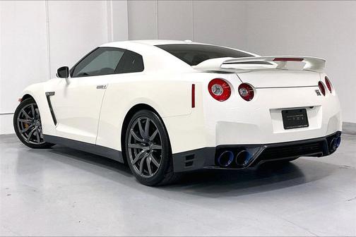 2013 Nissan GT-R Premium