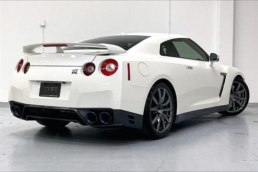 2013 Nissan GT-R Premium