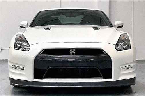2013 Nissan GT-R Premium