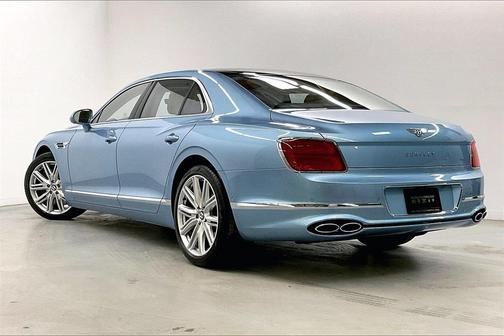 2024 Bentley Flying Spur Mulliner V8