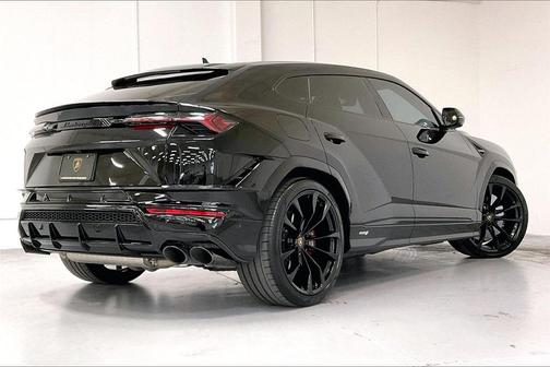 2023 Lamborghini Urus S