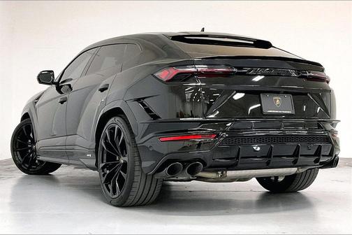 2023 Lamborghini Urus S