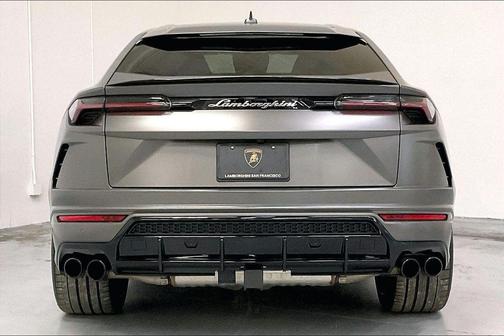 2022 Lamborghini Urus Graphite Capsule