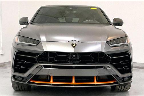 2022 Lamborghini Urus Graphite Capsule