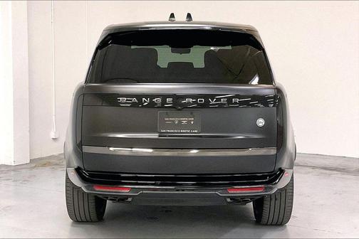 2025 Land Rover Range Rover P615 SV
