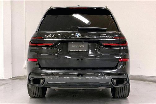 Black Sapphire Metallic 2024 BMW X7 xDrive40i
