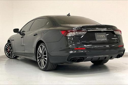 2022 Maserati Quattroporte Trofeo