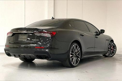 2022 Maserati Quattroporte Trofeo