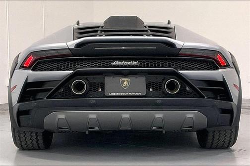 2023 Lamborghini Huracan Sterrato Base