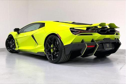 2024 Lamborghini Revuelto Base