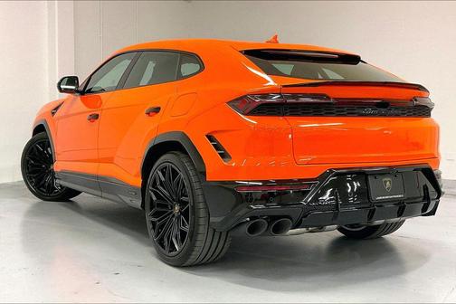 2025 Lamborghini Urus SE