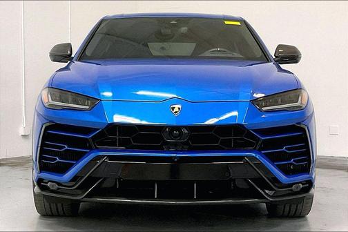 Blu Eleos Metallic 2022 Lamborghini Urus Base