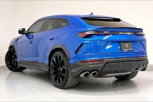 Blu Eleos Metallic 2022 Lamborghini Urus Base