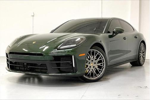 2024 Porsche Panamera 4
