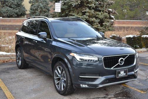 2017 Volvo XC90 T6 Momentum
