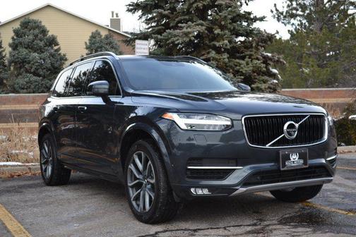 2017 Volvo XC90 T6 Momentum
