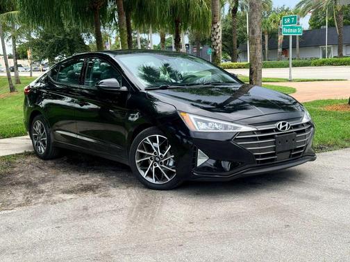 Phantom Black 2020 Hyundai ELANTRA Limited
