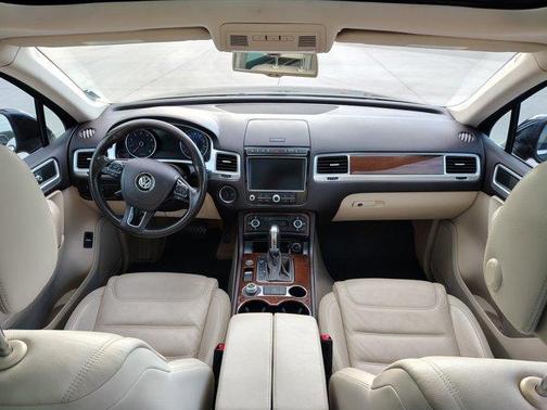 2015 Volkswagen Touareg Lux