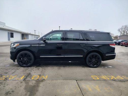 2023 Lincoln Navigator L Reserve