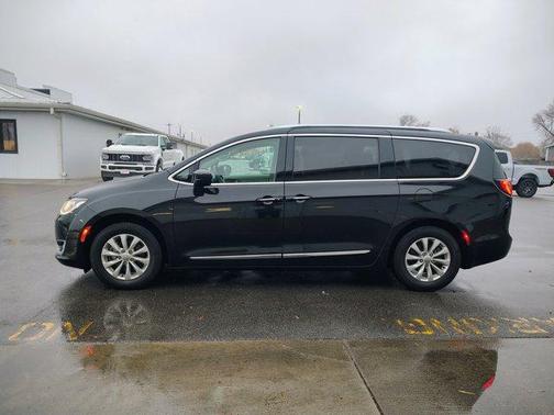 2018 Chrysler Pacifica Touring-L
