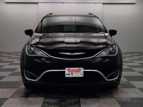 2018 Chrysler Pacifica Touring-L