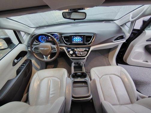 2018 Chrysler Pacifica Touring-L